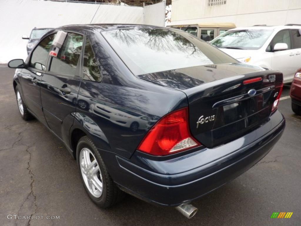 2004 Focus ZTS Sedan - Twilight Blue Metallic / Medium Graphite photo #2