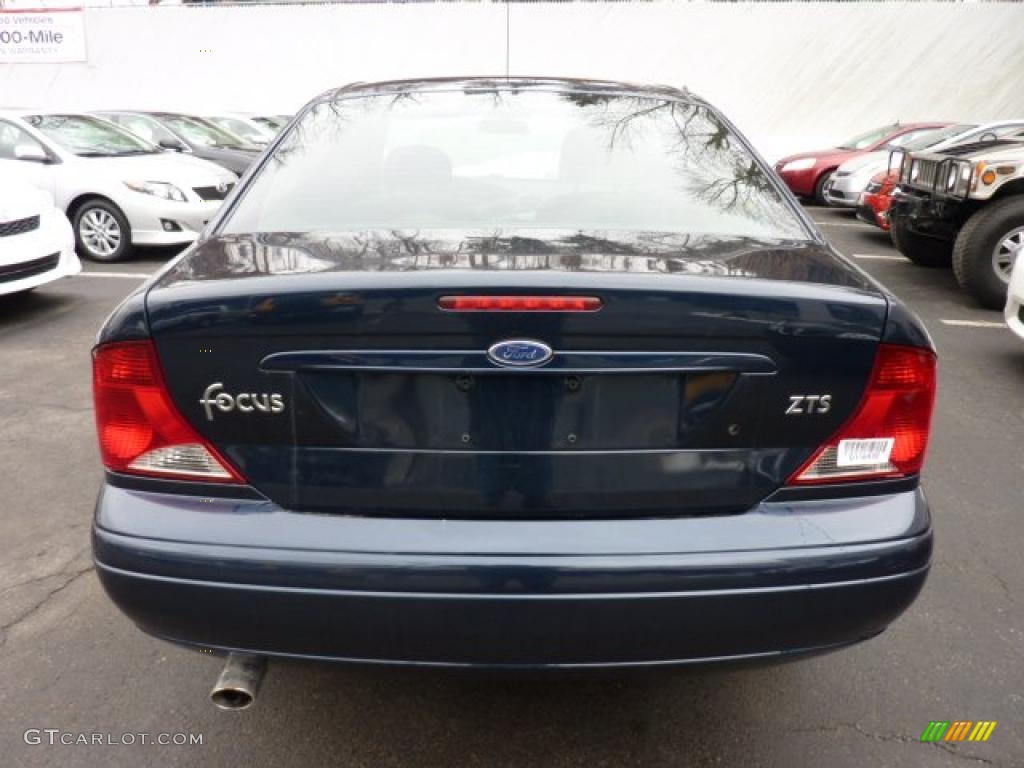 2004 Focus ZTS Sedan - Twilight Blue Metallic / Medium Graphite photo #3