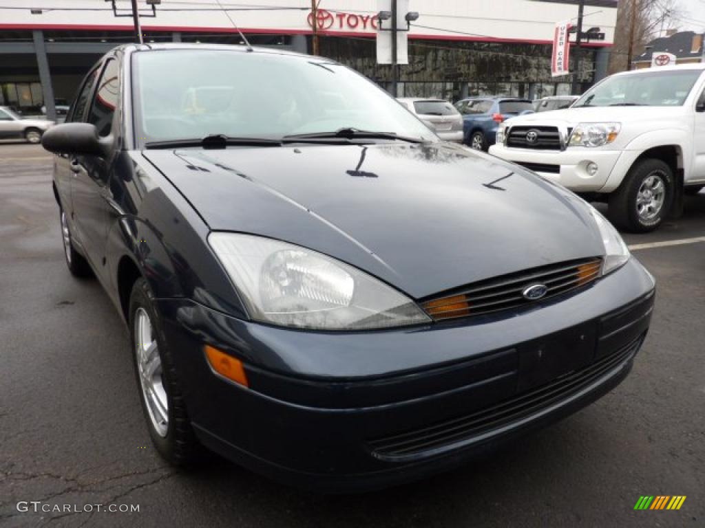 2004 Focus ZTS Sedan - Twilight Blue Metallic / Medium Graphite photo #5