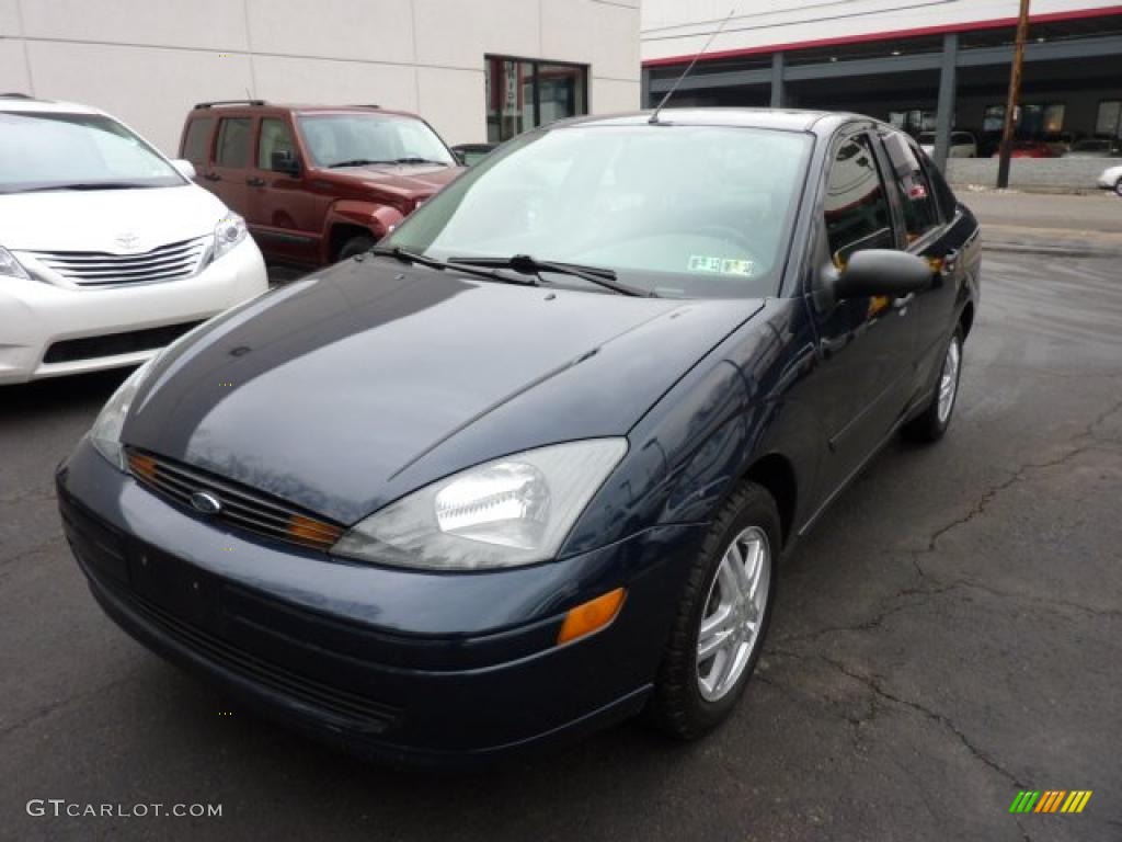 2004 Focus ZTS Sedan - Twilight Blue Metallic / Medium Graphite photo #10