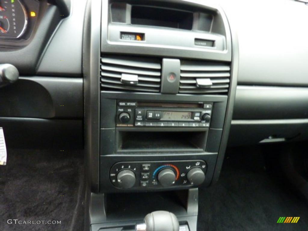 2007 Mitsubishi Galant DE Controls Photo #45942135