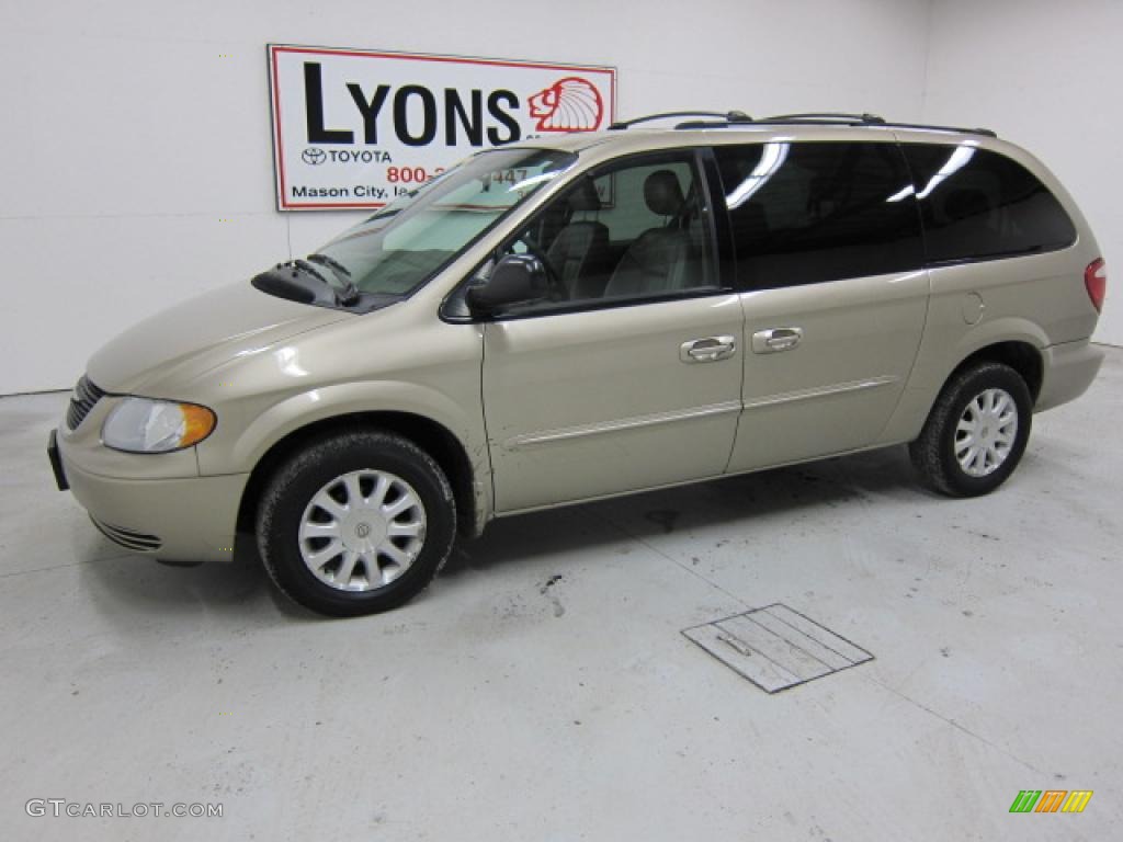 2003 Town & Country EX - Light Almond Pearl / Taupe photo #25