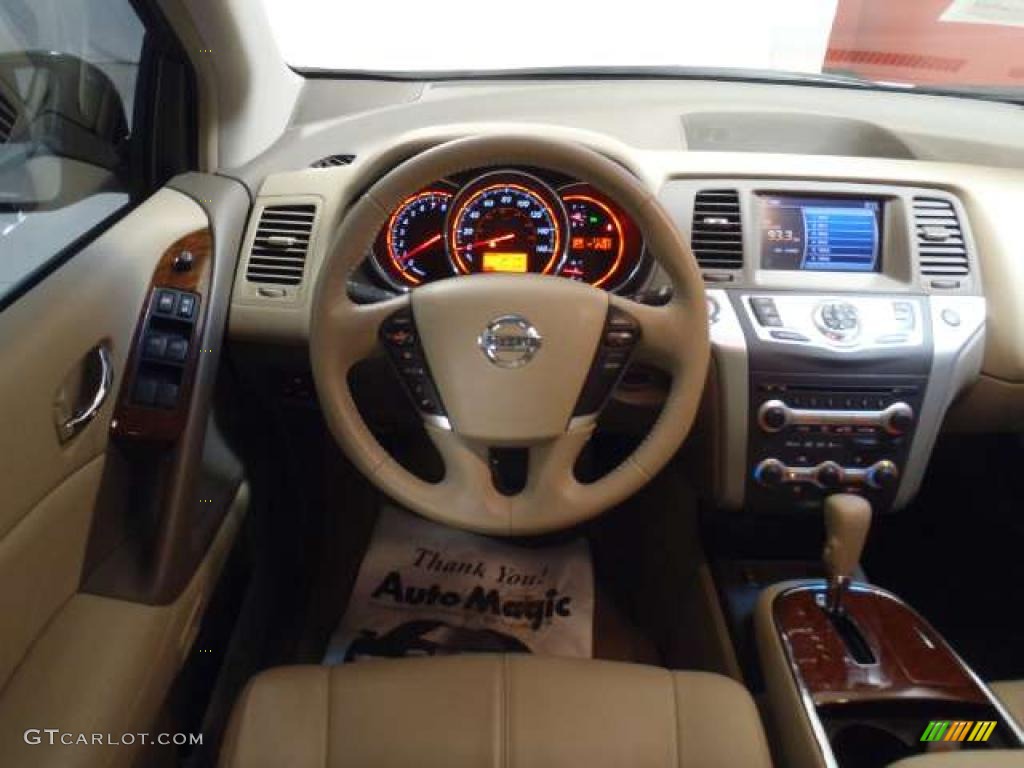 2010 Murano LE - Glacier White Pearl / Beige photo #14