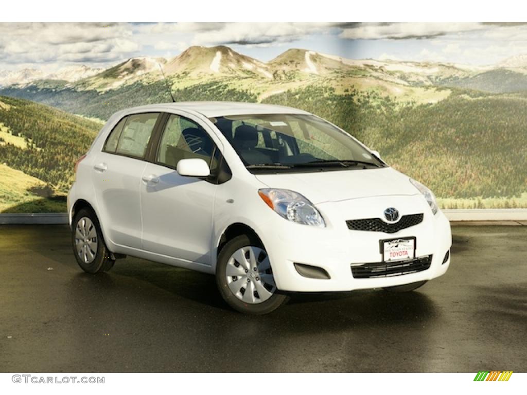 Super White 2011 Toyota Yaris 5 Door Liftback Exterior Photo #45945297