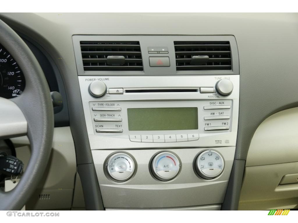 2011 Toyota Camry LE Controls Photo #45945372