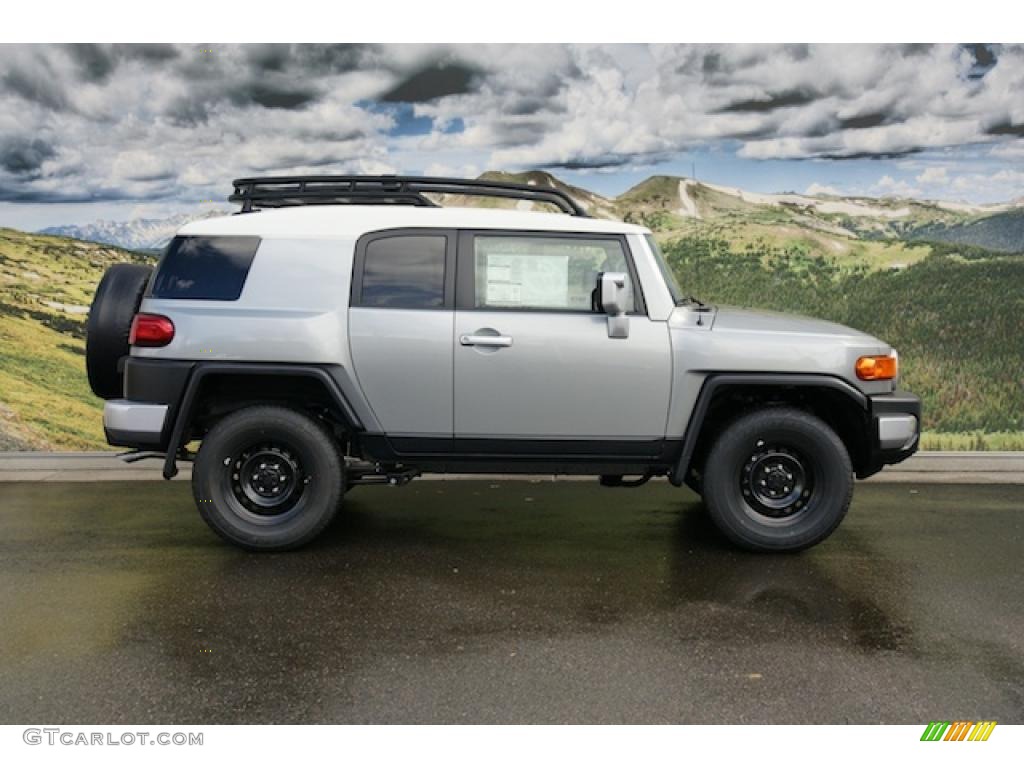 Silver Fresco Metallic 2011 Toyota FJ Cruiser 4WD Exterior Photo #45946197