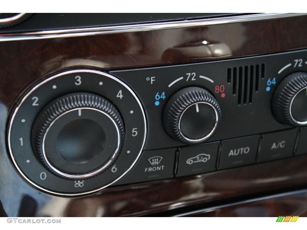 2007 Mercedes-Benz C 280 4Matic Luxury Controls Photo #45946644