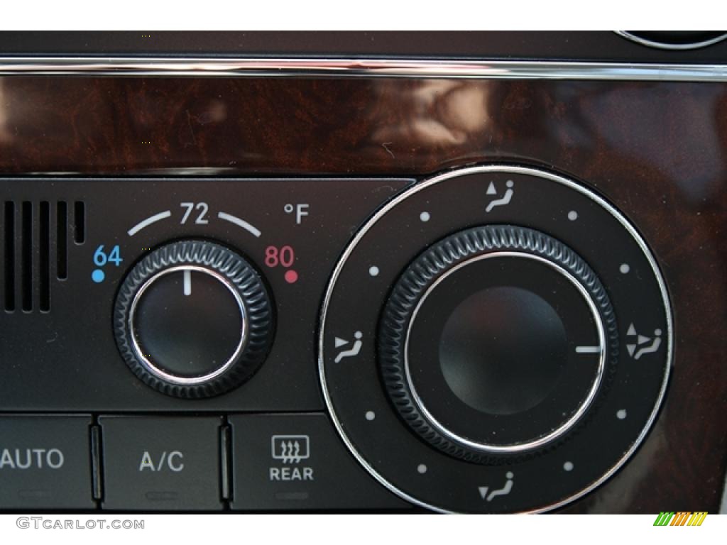 2007 Mercedes-Benz C 280 4Matic Luxury Controls Photo #45946647