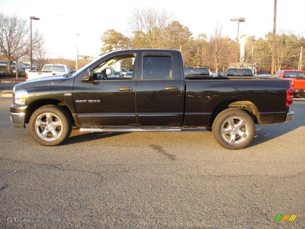 2007 Ram 1500 ST Quad Cab - Brilliant Black Crystal Pearl / Medium Slate Gray photo #9