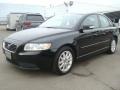 Front 3/4 View of 2008 S40 2.4i