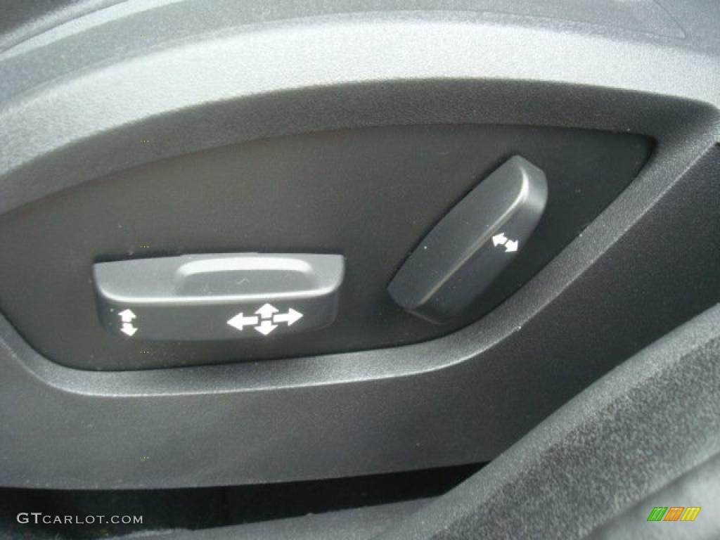 2008 Volvo S40 2.4i Controls Photo #45950052