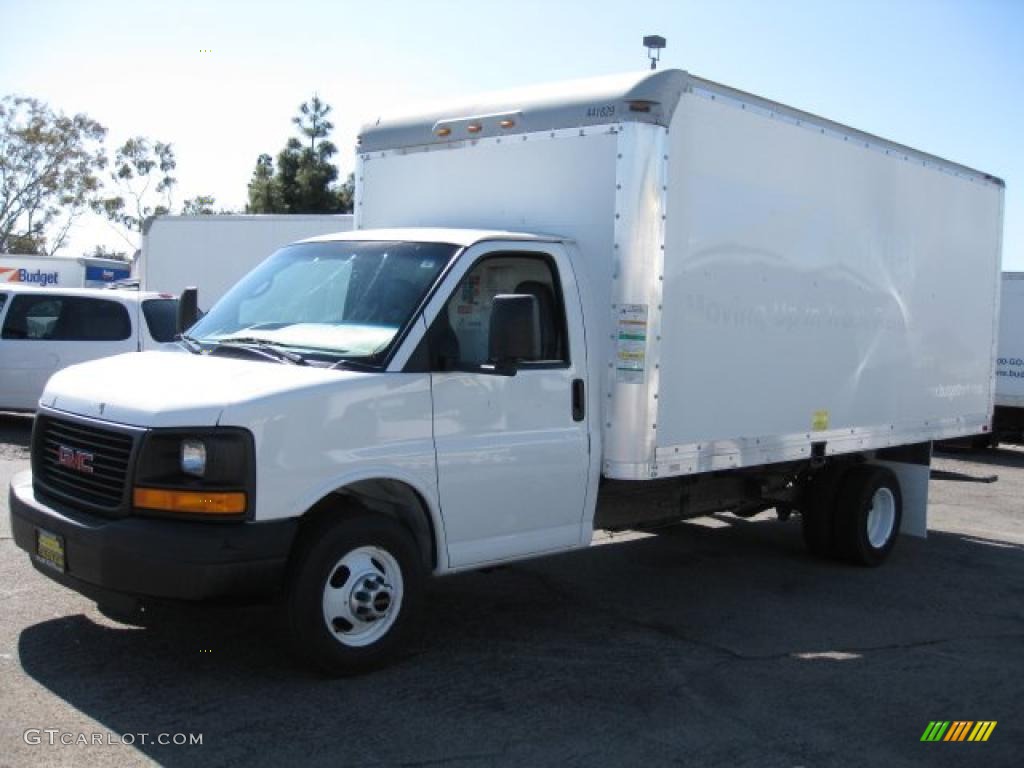 2004 Savana Cutaway 3500 Commercial Moving Truck - White / Gray photo #3