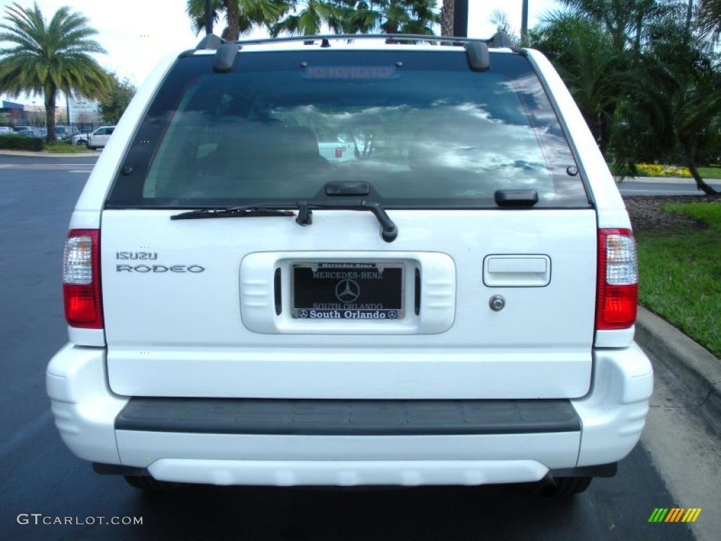 Alpine White 2002 Isuzu Rodeo LS Exterior Photo #45950292