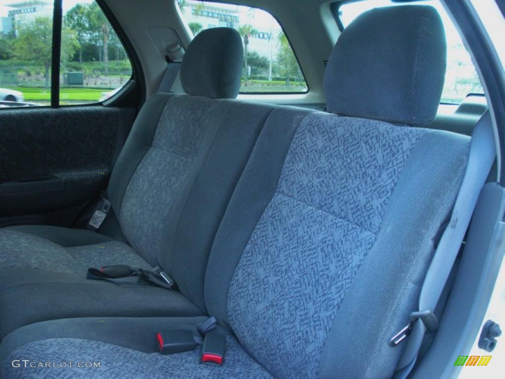 Gray Interior 2002 Isuzu Rodeo LS Photo #45950358
