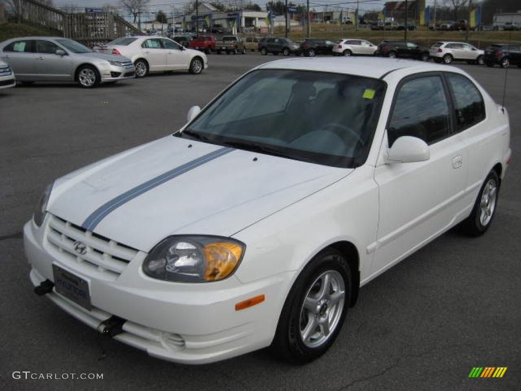 2005 Accent GLS Coupe - Noble White / Gray photo #2