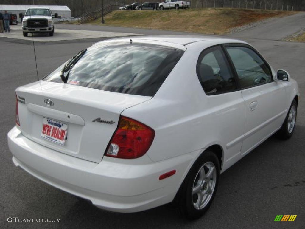 2005 Accent GLS Coupe - Noble White / Gray photo #6