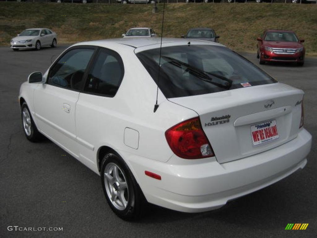 2005 Accent GLS Coupe - Noble White / Gray photo #8