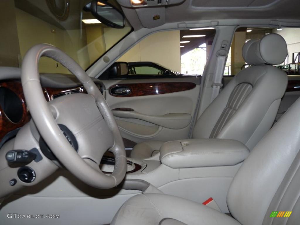 Oatmeal Interior 2003 Jaguar XJ XJ8 Photo #45954005
