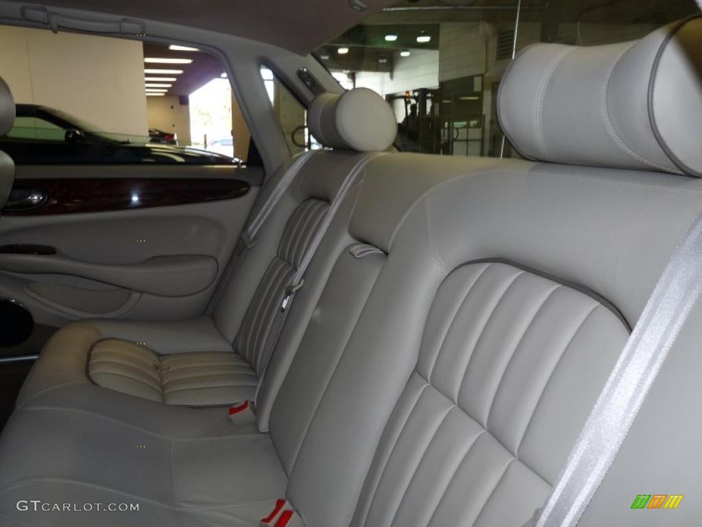 Oatmeal Interior 2003 Jaguar XJ XJ8 Photo #45954032