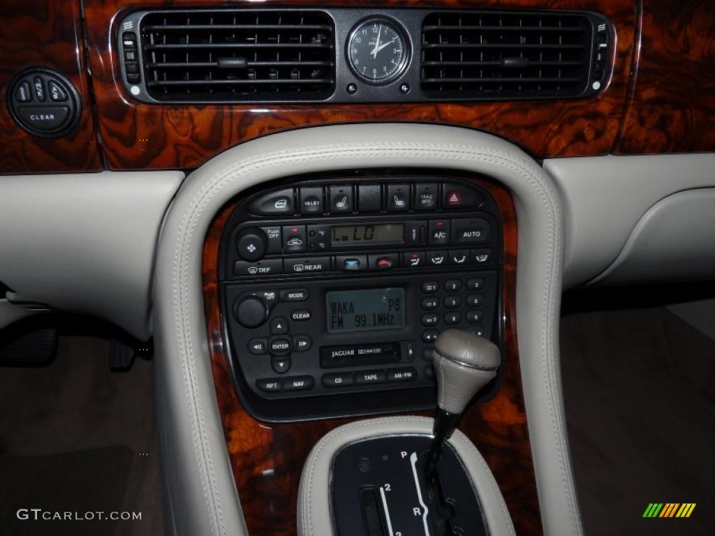 2003 Jaguar XJ XJ8 Controls Photo #45954101