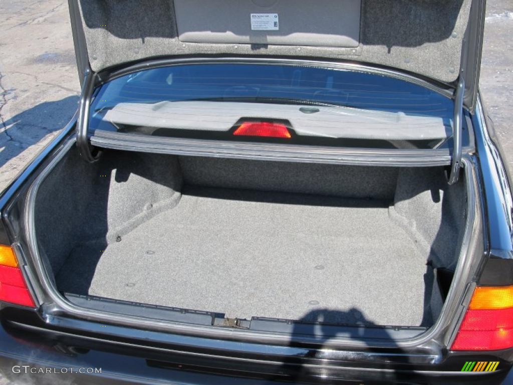 1995 BMW 5 Series 525i Sedan Trunk Photos