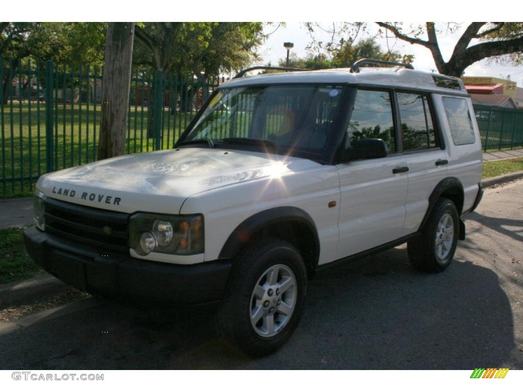 Chawton White Land Rover Discovery