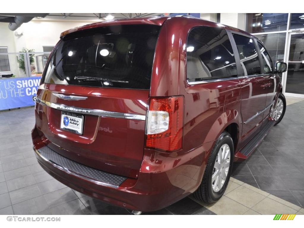 2011 Town & Country Touring - L - Deep Cherry Red Crystal Pearl / Dark Frost Beige/Medium Frost Beige photo #5