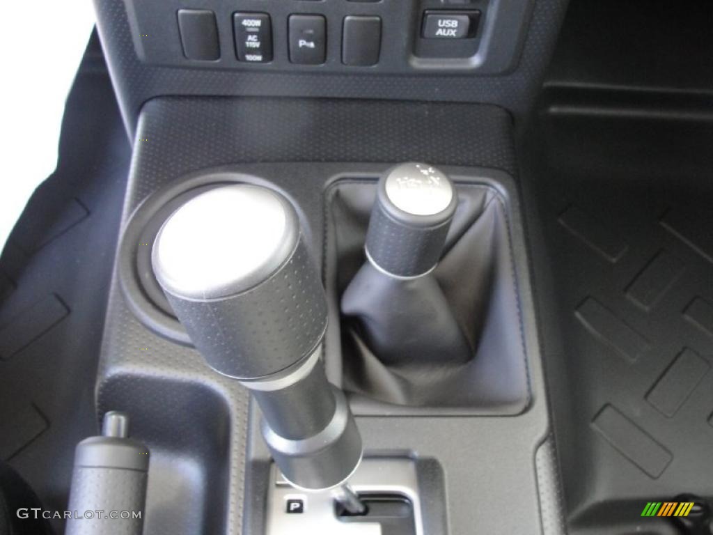2011 Toyota FJ Cruiser 4WD Controls Photo #45964667