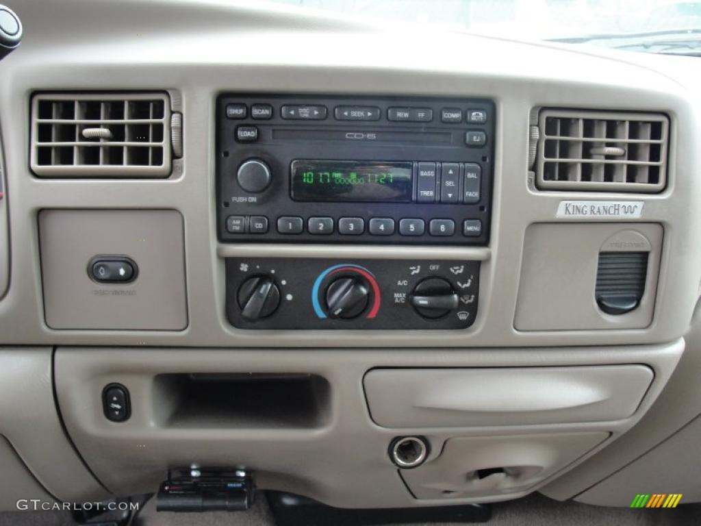 2004 Ford F350 Super Duty King Ranch Crew Cab Controls Photo #45965957