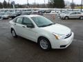 White Suede - Focus SE Sedan Photo No. 6