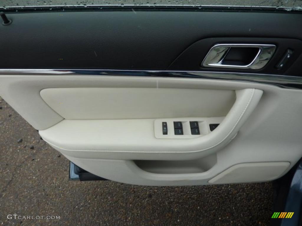 2010 Lincoln MKS FWD Cashmere/Fine Line Ebony Door Panel Photo #45972365