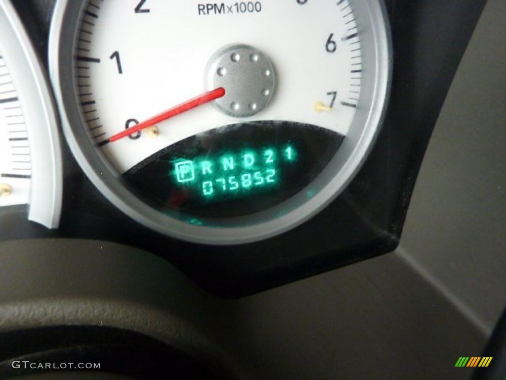 2005 Durango Limited 4x4 - Mineral Gray Metallic / Dark Khaki/Light Graystone photo #20