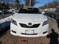 Super White - Camry SE Photo No. 2