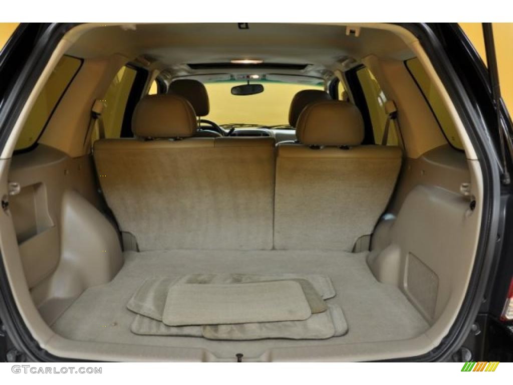 2003 Ford Escape Limited 4WD Trunk Photo #45979832