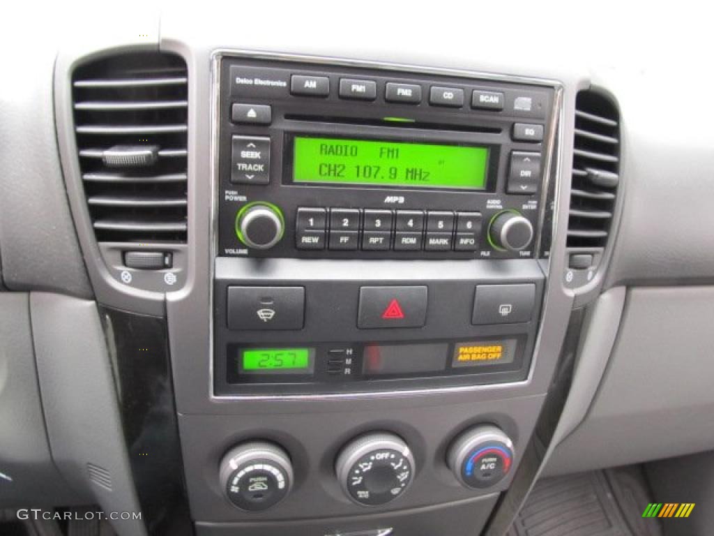 2008 Kia Sorento EX 4x4 Controls Photo #45980498