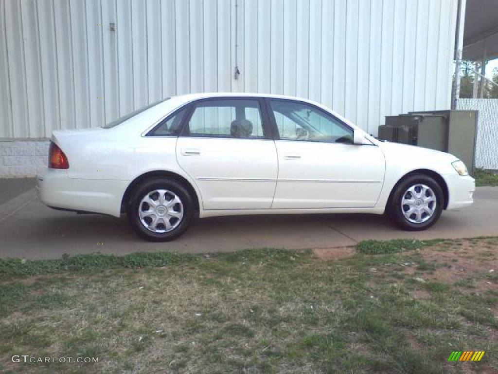 2002 Avalon XL - Diamond White Pearl / Taupe photo #17