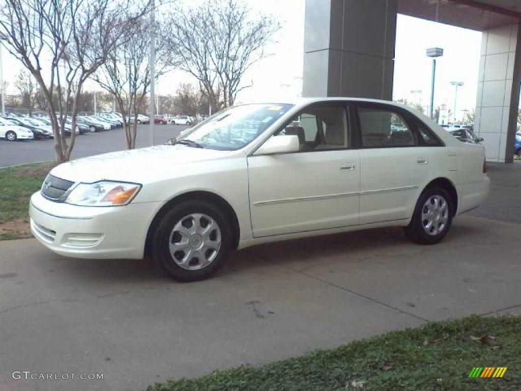 2002 Avalon XL - Diamond White Pearl / Taupe photo #18