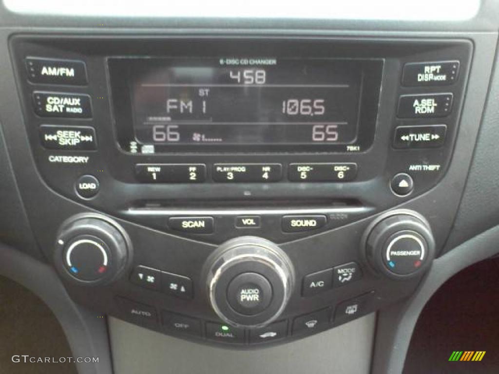 2004 Honda Accord EX-L Sedan Controls Photo #45981572