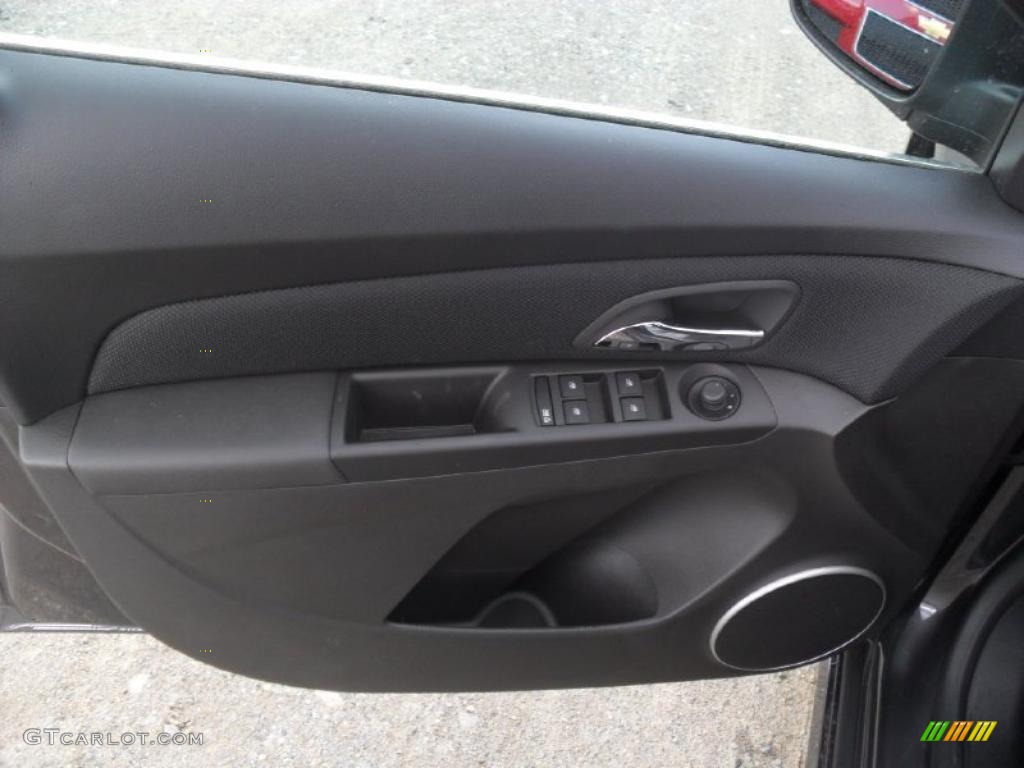 2011 Chevrolet Cruze LT/RS Jet Black Door Panel Photo #45985556