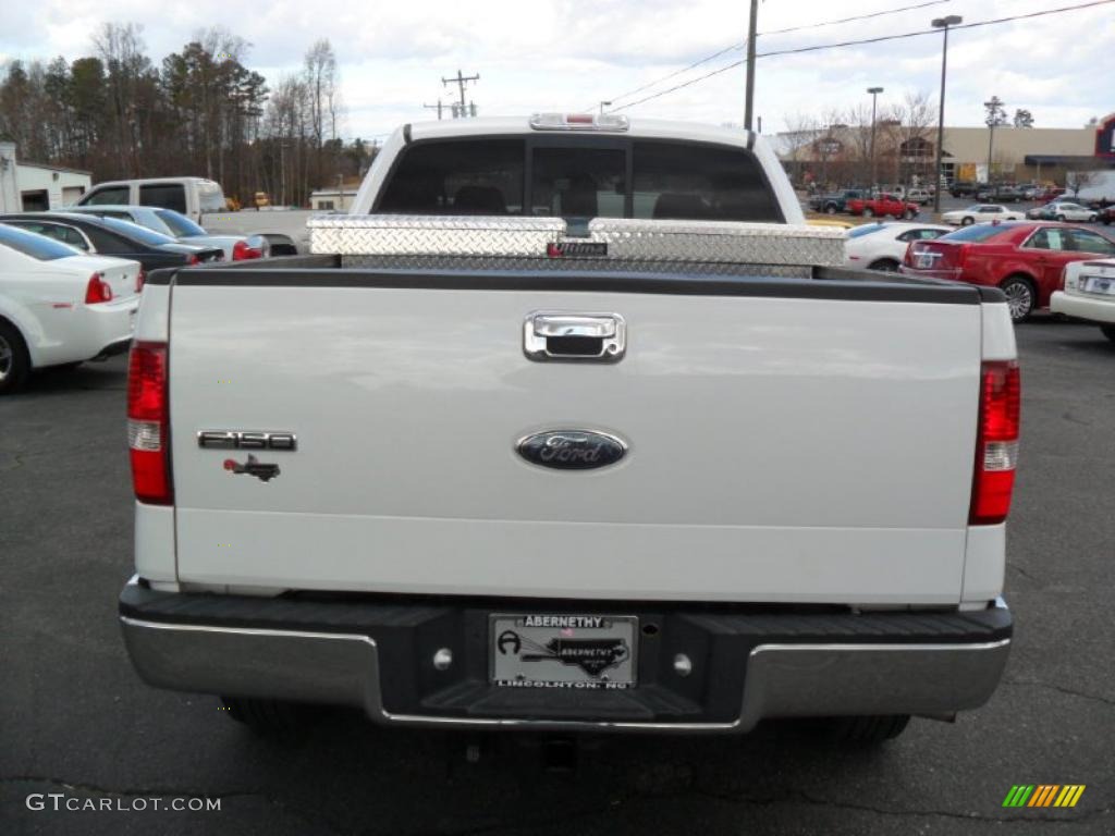 2006 F150 XL SuperCab 4x4 - Oxford White / Medium Flint photo #3