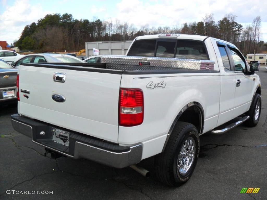 2006 F150 XL SuperCab 4x4 - Oxford White / Medium Flint photo #4