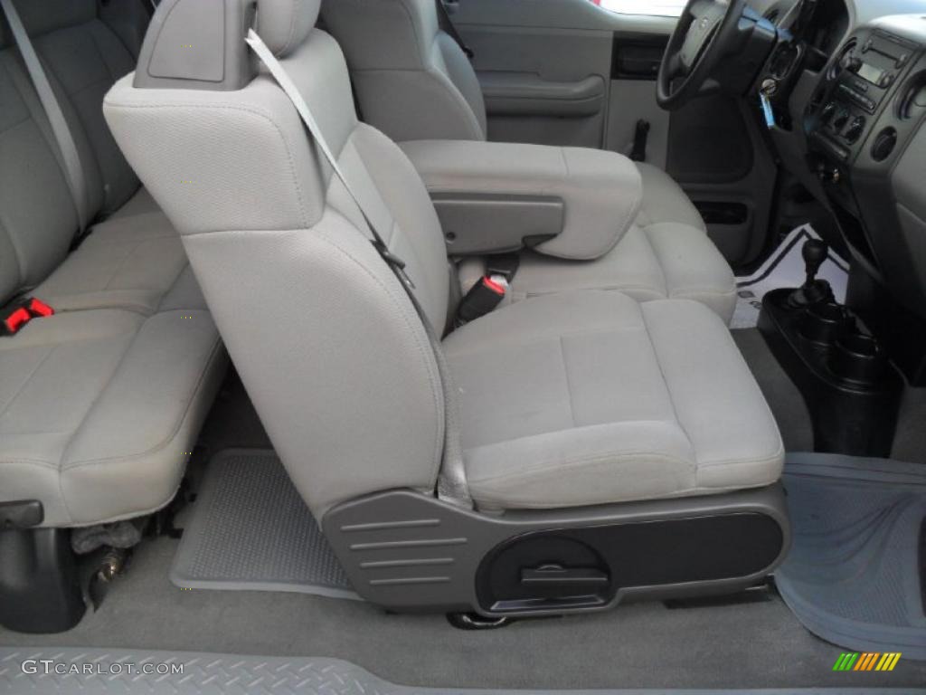 2006 F150 XL SuperCab 4x4 - Oxford White / Medium Flint photo #20