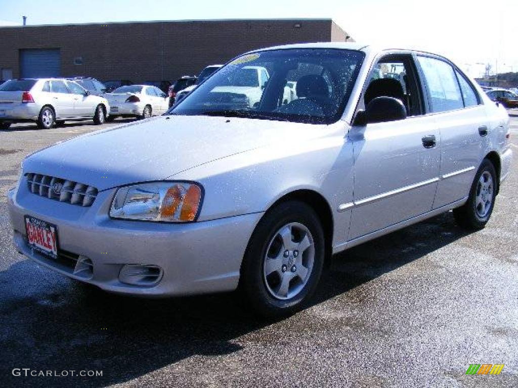 2002 Accent GL Sedan - Silver Mist / Gray photo #1