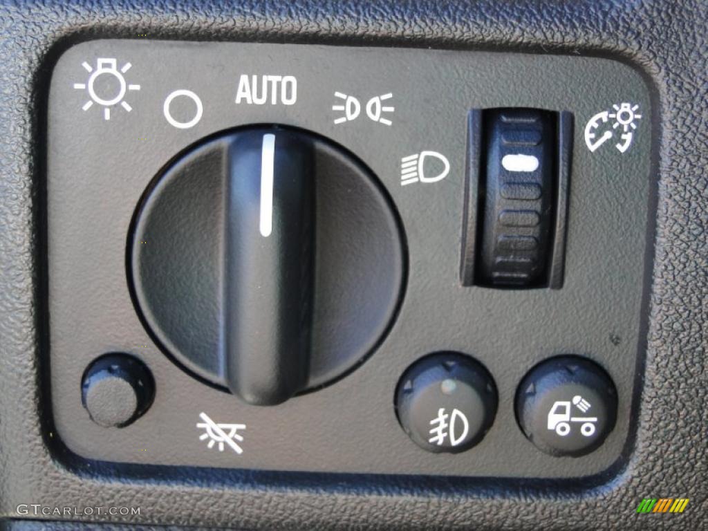 2009 GMC Canyon SLE Crew Cab Controls Photo #45987932