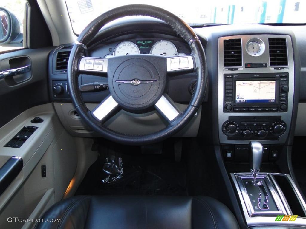 2006 Chrysler 300 C SRT8 Dark Slate Gray/Light Graystone Dashboard Photo #45987947