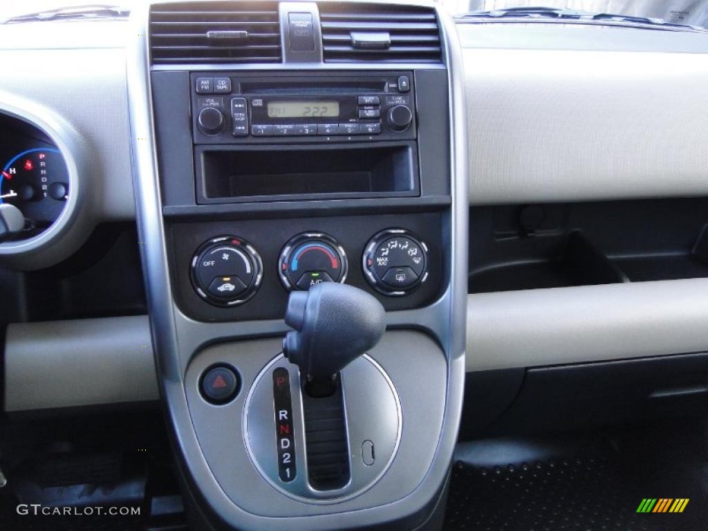 2008 Honda Element LX Controls Photo #45987986