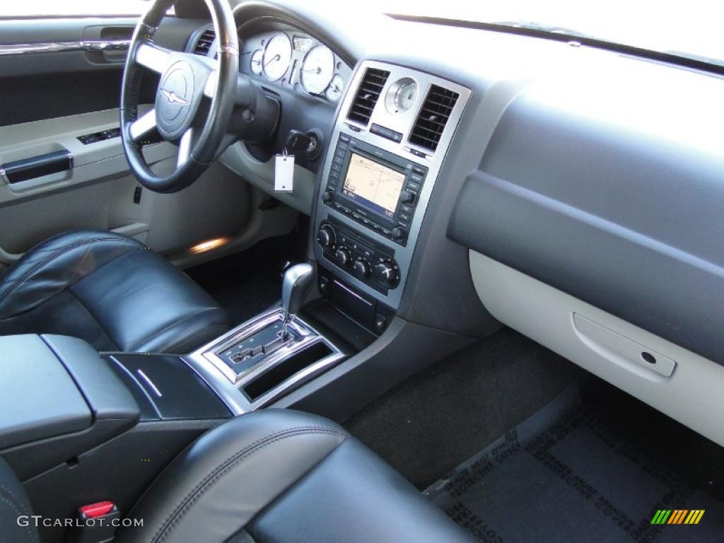 2006 Chrysler 300 C SRT8 Dark Slate Gray/Light Graystone Dashboard Photo #45988007
