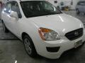 2010 Clear White Kia Rondo LX  photo #13