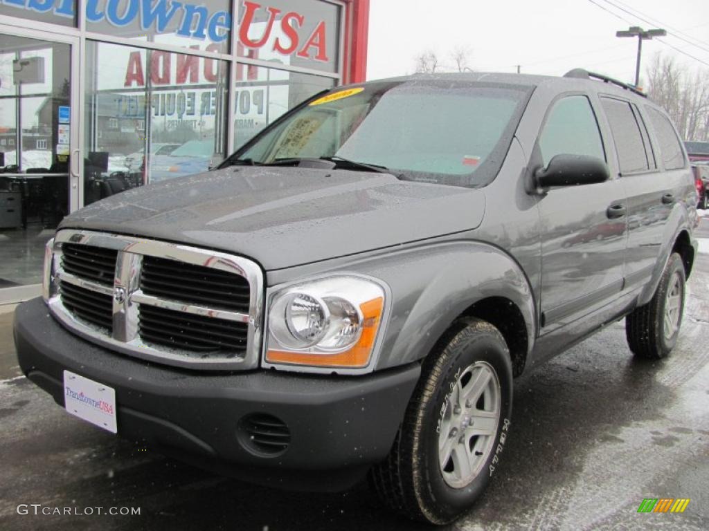 2006 Durango SXT 4x4 - Mineral Gray Metallic / Dark Slate Gray/Light Slate Gray photo #1