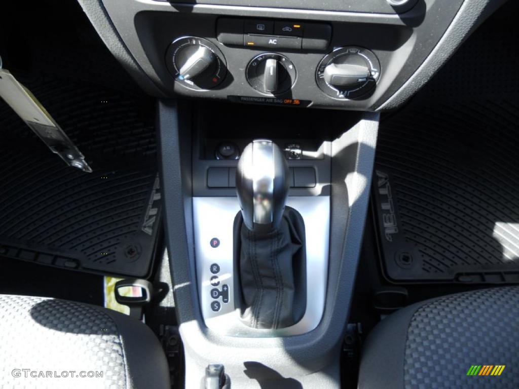 2011 Jetta S Sedan - Platinum Gray Metallic / Titan Black photo #18